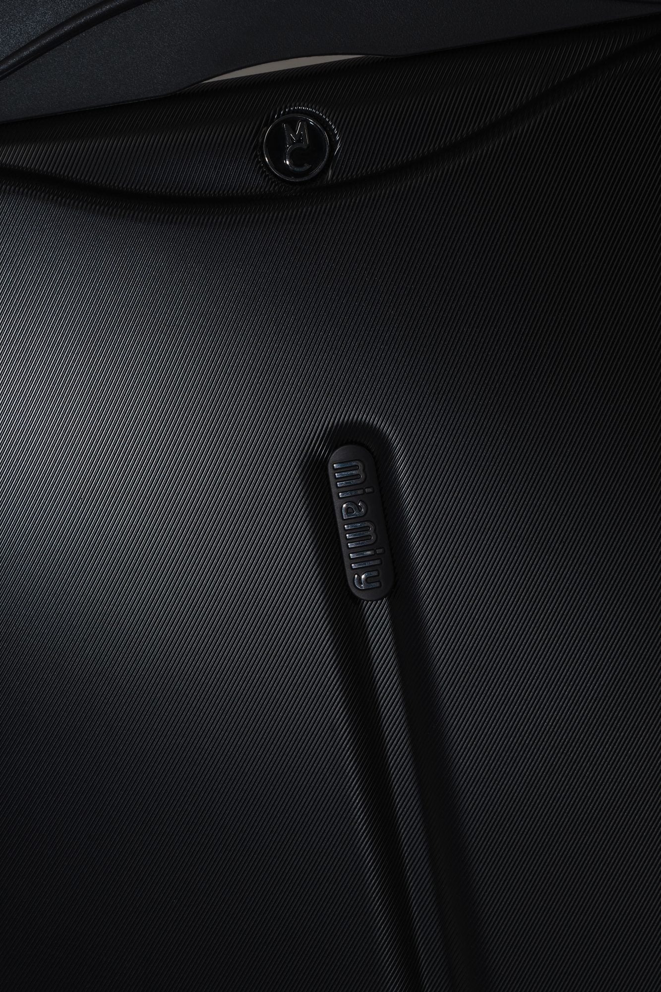 Anti-scratch texture on a Midnight Black shell